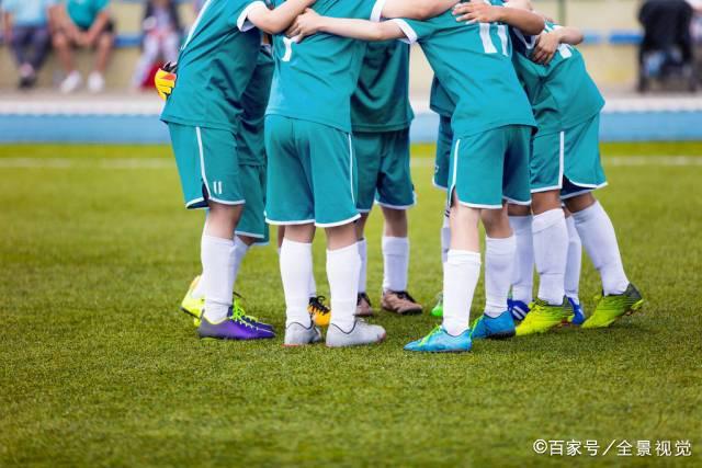 宋亚东与张名扬全力以赴，赛事气氛紧张激烈！
